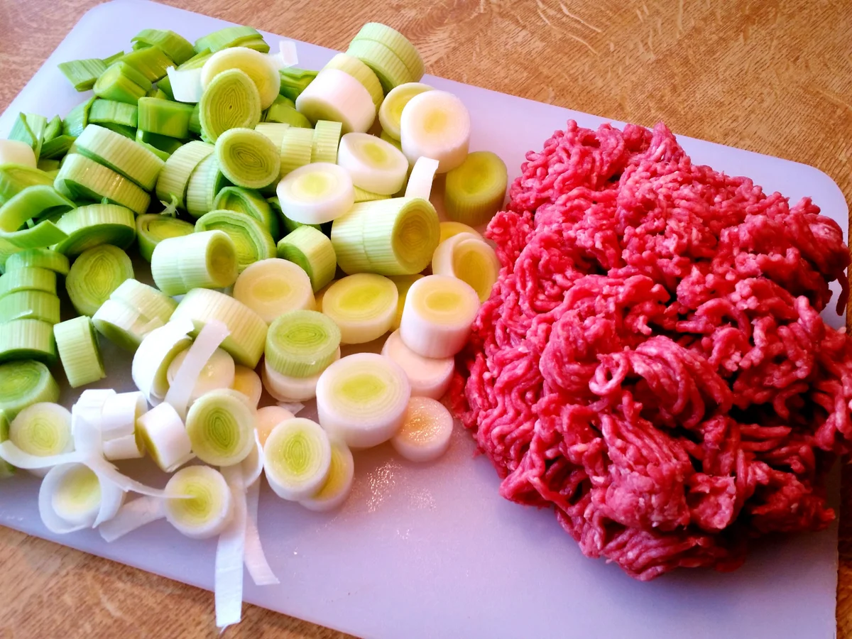 Rezept: Lauchsuppe mit Rinderhack und Käse Bild Nr. 3 Lauchsuppe mit Rinderhack und Käse - Rezept - Bild Nr. 3