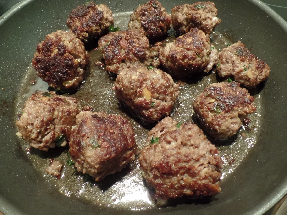 Rezept: Hackbällchen in Pilz-Speck-Sahne Bild Nr. 25 Hackbällchen in Pilz-Speck-Sahne - Rezept - Bild Nr. 25