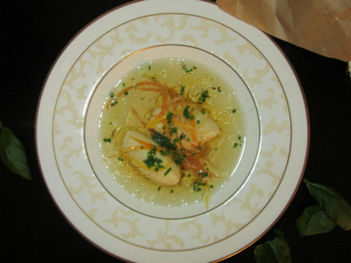 Bilder für Rinderboullion mit Gemüsejulienne und Grießnockerl - Rezept