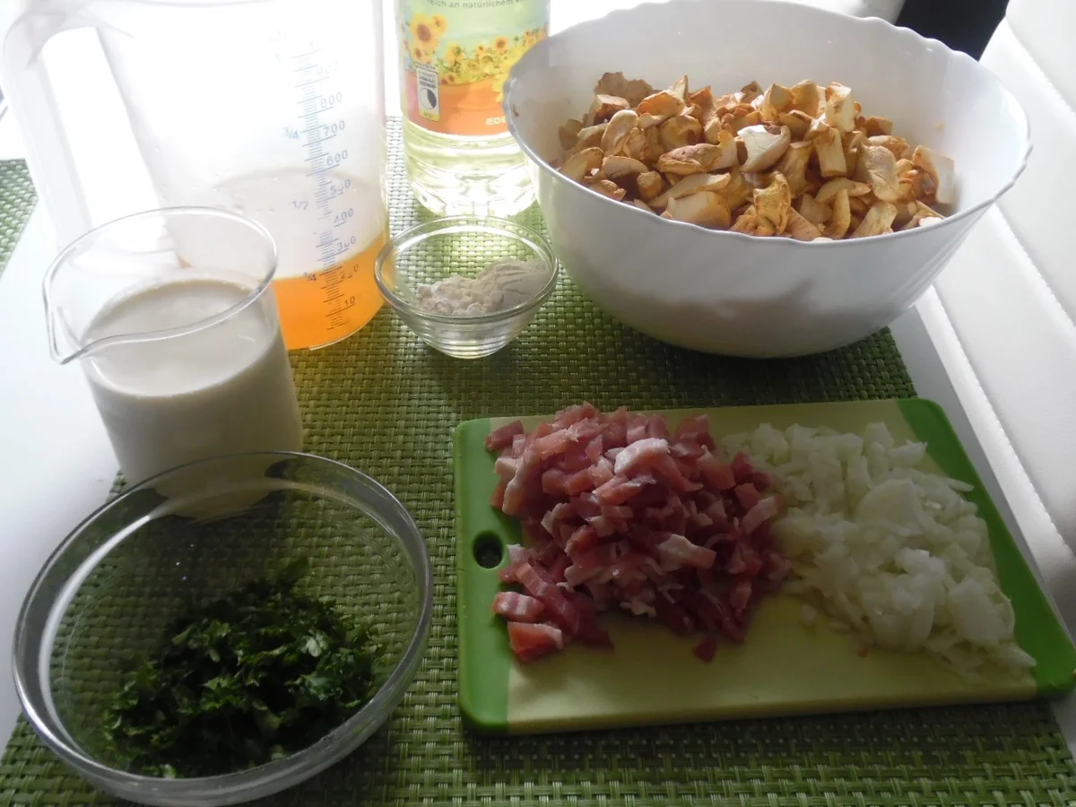 Rezept: Orecchiette mit Rahm-Pfifferlingen und Hähnchenbrustfilet Bild Nr. 10 Orecchiette mit Rahm-Pfifferlingen und Hähnchenbrustfilet - Rezept - Bild Nr. 10