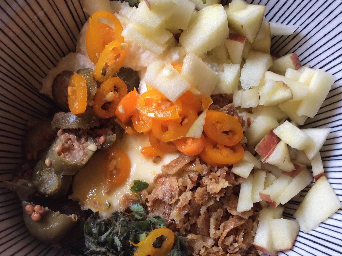 Rezept: Brotaufstrich mit Kapern Äpfel, Chilli, Äpfel und Röstzwiebeln Bild Nr. 3 Brotaufstrich mit Kapern Äpfel, Chilli, Äpfel und Röstzwiebeln - Rezept - Bild Nr. 3