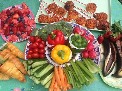 Sommersnacks Pizzaschnecken Obstsalat Schokobananen Rezept Mit Video Kochbar De