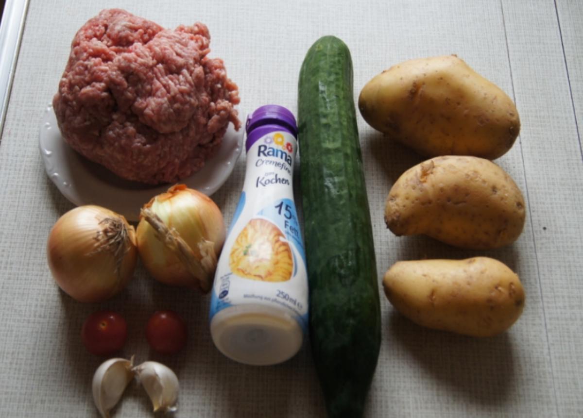 Flickerklops mit Kartoffelstampf und chinesischen Gurkensalat - Rezept - Bild Nr. 2