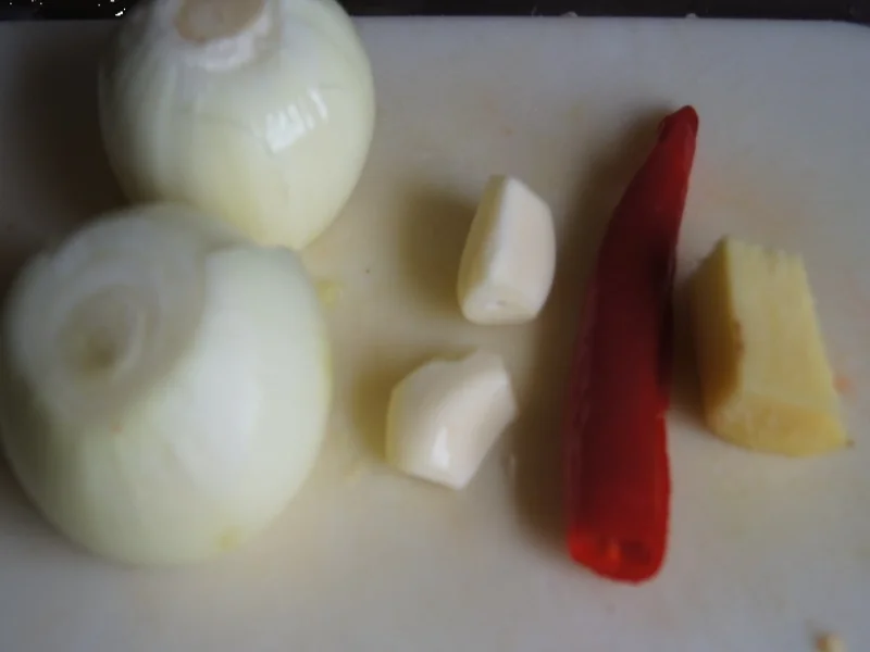 Flickerklops mit Kartoffelstampf und chinesischen Gurkensalat - Rezept - Bild Nr. 3