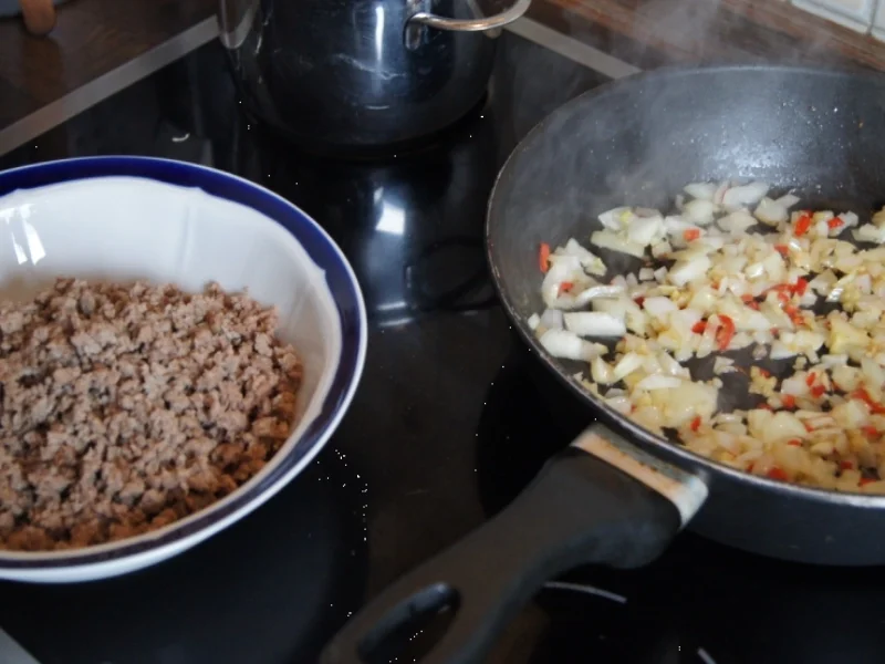Flickerklops mit Kartoffelstampf und chinesischen Gurkensalat - Rezept - Bild Nr. 8