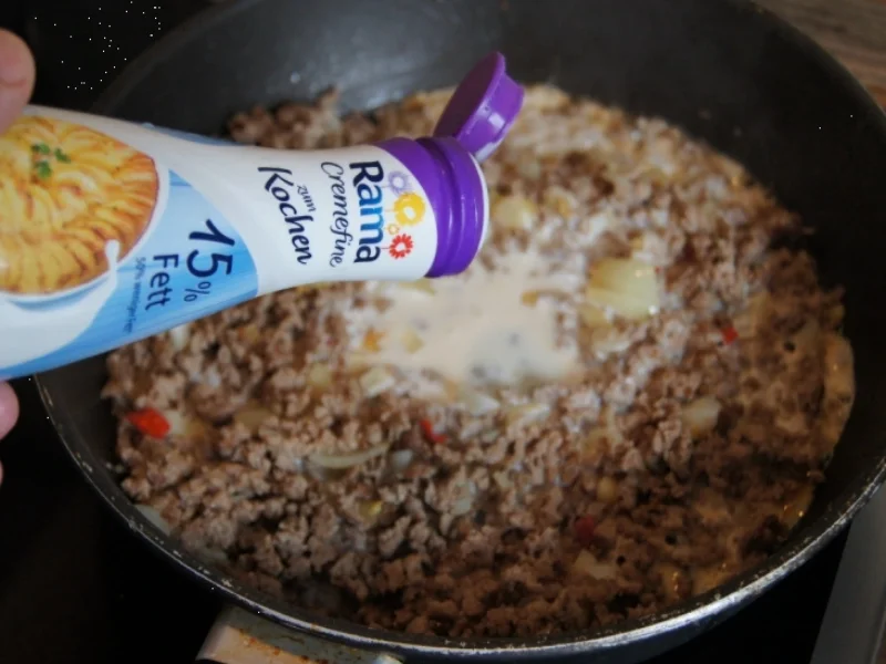 Flickerklops mit Kartoffelstampf und chinesischen Gurkensalat - Rezept - Bild Nr. 10