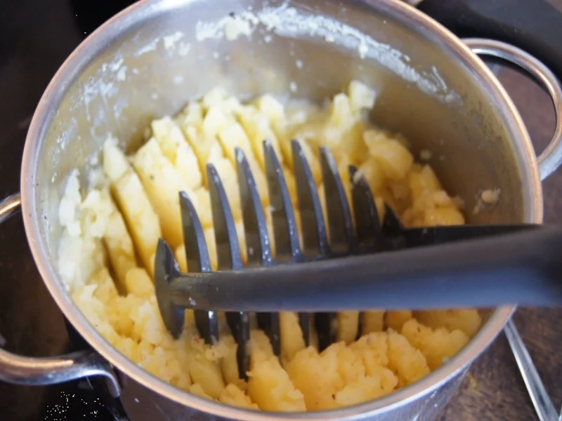 Flickerklops mit Kartoffelstampf und chinesischen Gurkensalat - Rezept - Bild Nr. 12