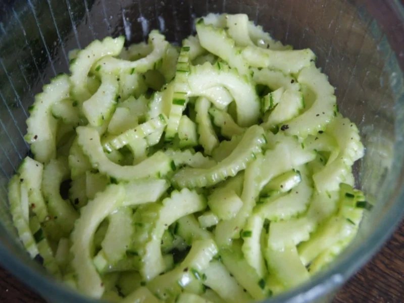 Flickerklops mit Kartoffelstampf und chinesischen Gurkensalat - Rezept - Bild Nr. 14