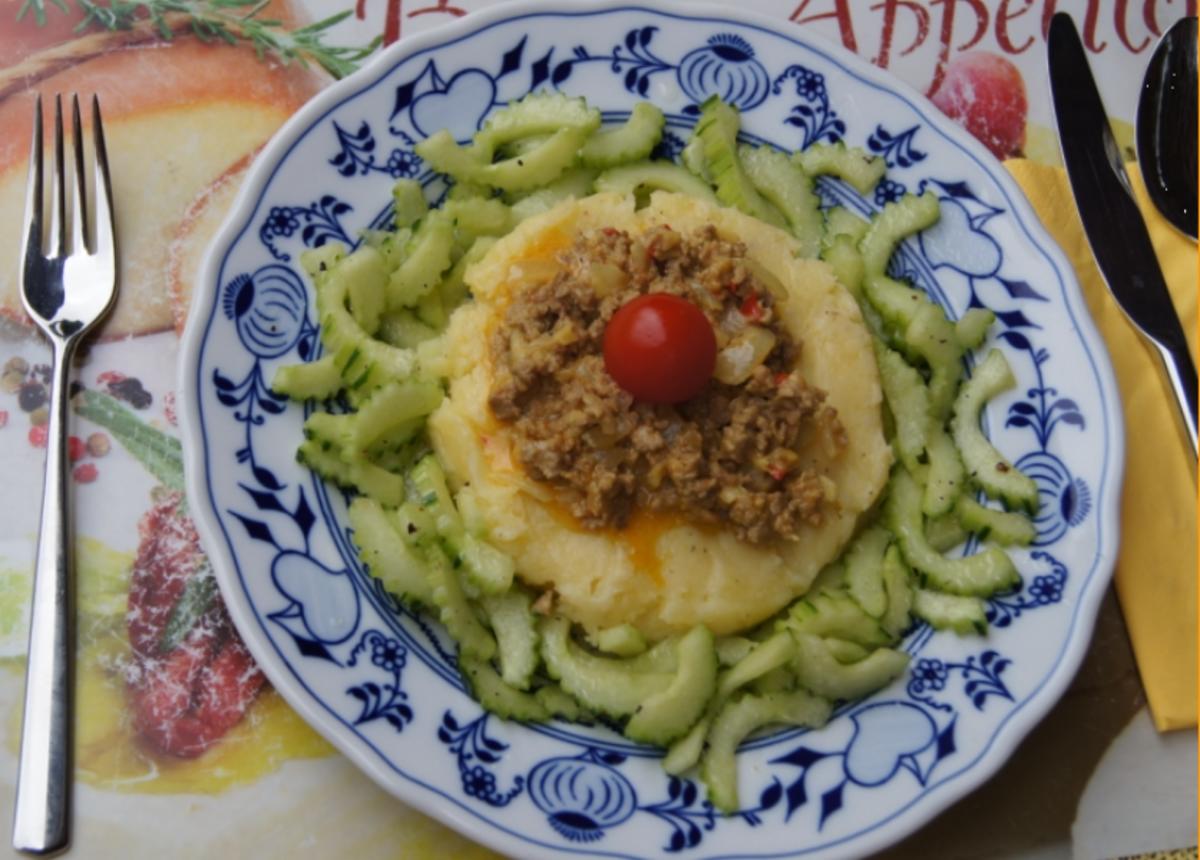 Flickerklops mit Kartoffelstampf und chinesischen Gurkensalat - Rezept - Bild Nr. 15