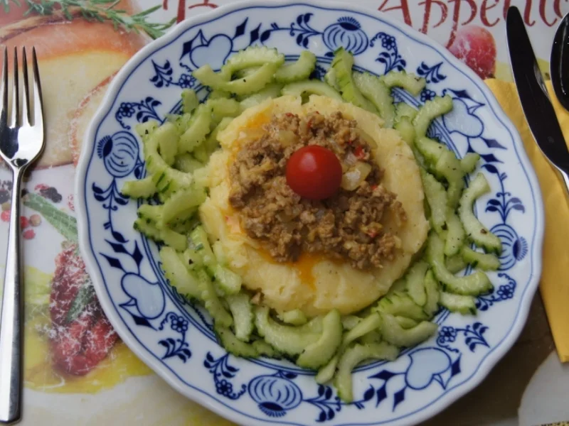 Flickerklops mit Kartoffelstampf und chinesischen Gurkensalat - Rezept - Bild Nr. 15