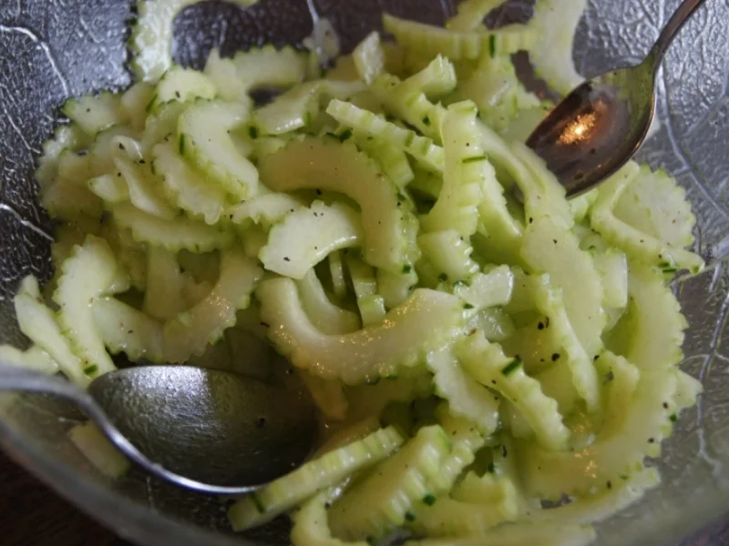 Paprika-Steaks mit Chinesischen Gurkensalat - Rezept - Bild Nr. 5