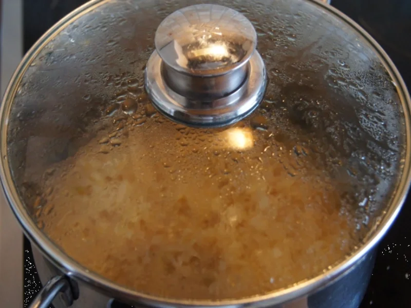 Nürnberger Rostbratwürste mit Sauerkraut und Bauernbrot - Rezept - Bild Nr. 61