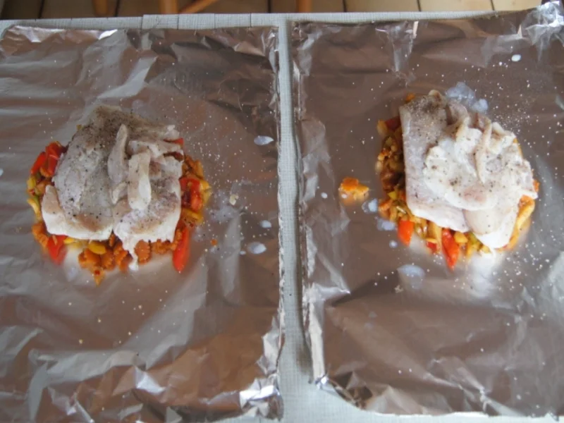 Rezept: Rotbarschfilet mit Gemüse in der Folie Bild Nr. 78 Rotbarschfilet mit Gemüse in der Folie - Rezept - Bild Nr. 78