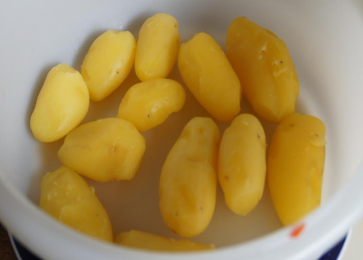 Pikante Fleischpflanzerl mit Kren, Schwäbischen Kartoffelsalat und Erbsenstampf - Rezept - Bild Nr. 84