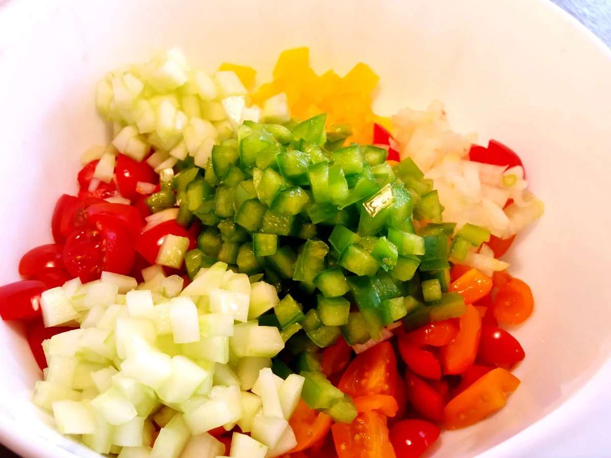 Konfetti-Salat ... erfrischend-kühle Beilage - Rezept - Bild Nr. 77