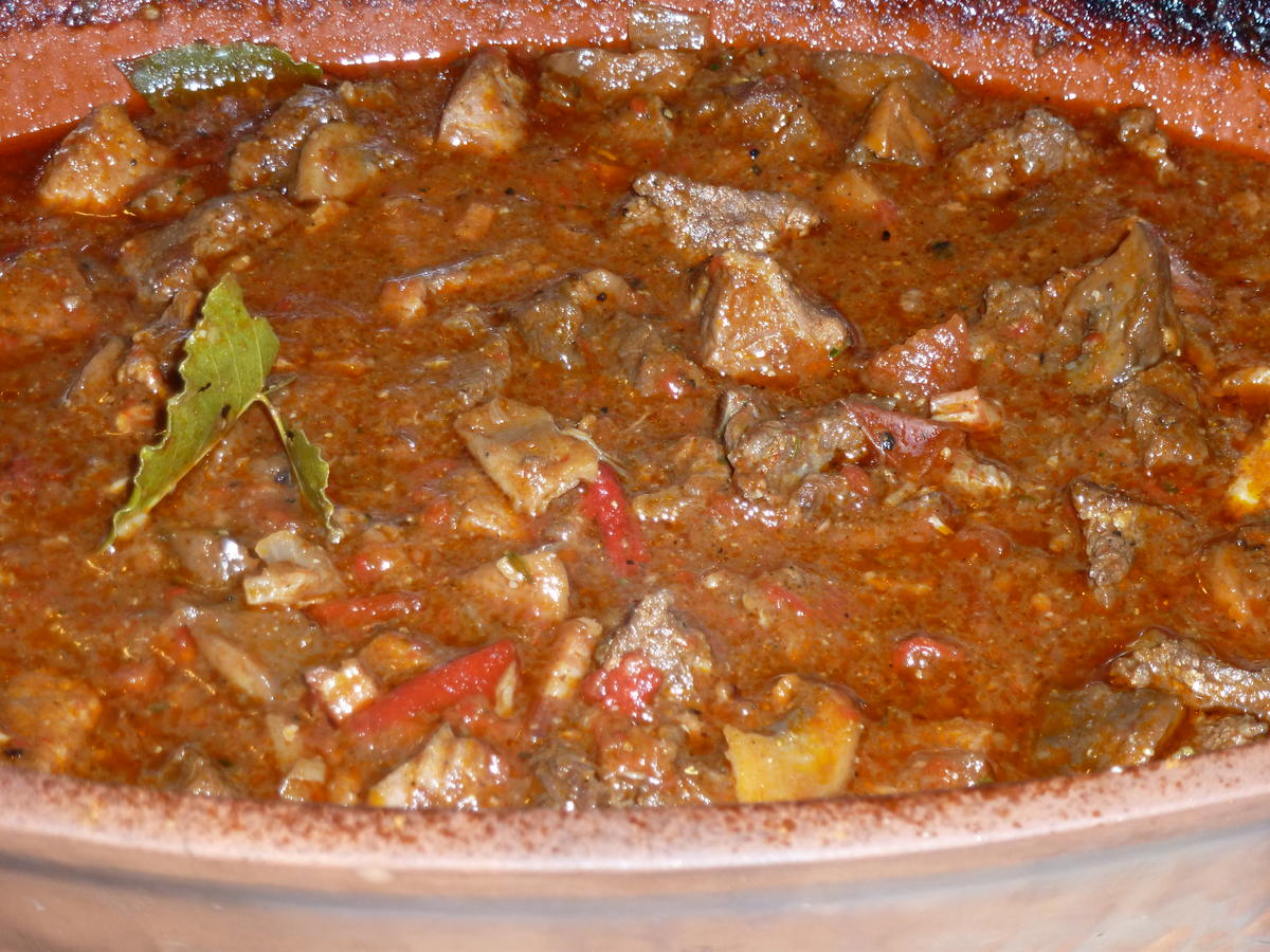 Gulasch aus dem Römertopf - Rezept - Bild Nr. 92