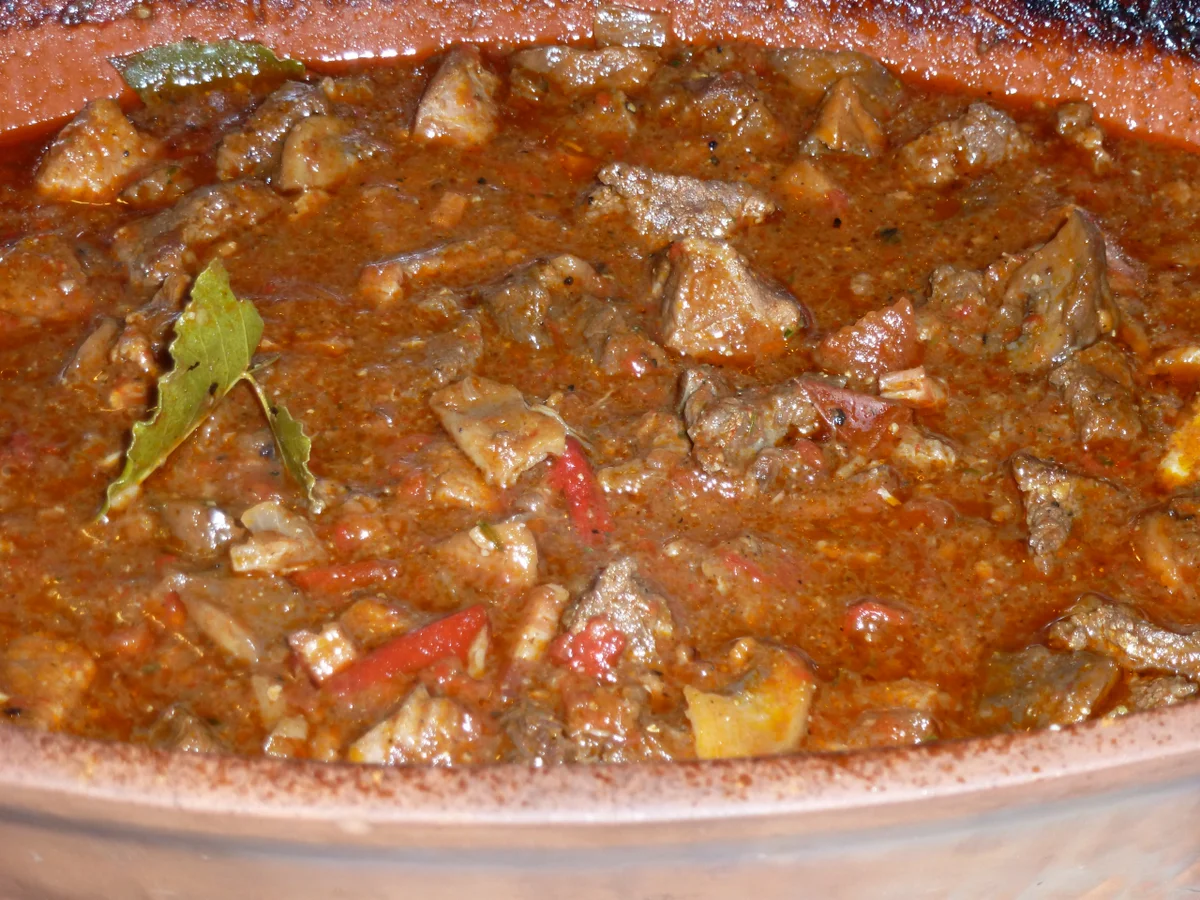 Rezept: Gulasch aus dem Römertopf Bild Nr. 92 Gulasch aus dem Römertopf - Rezept - Bild Nr. 92