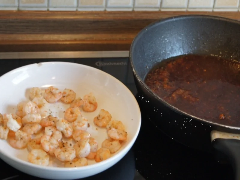 Garnelenschwänze süß-sauer mit Walnuss-Ciabatta - Rezept - Bild Nr. 98