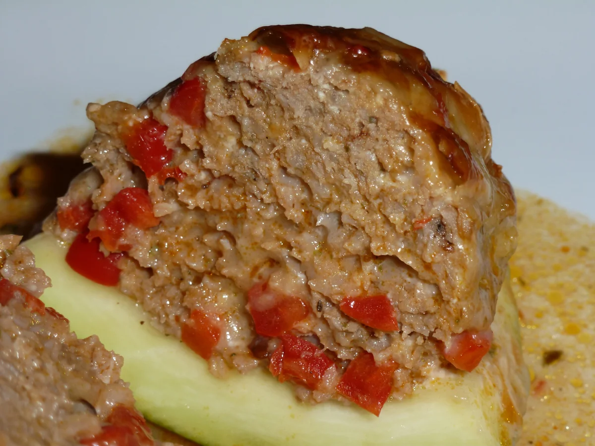 Zucchini gefüllt mit Bratwurstbrät & Käse - Rezept - Bild Nr. 108