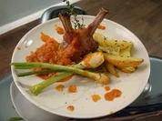 Rezept: Irisches Lammkarree / Minziges Erbspรผree / Gerรถstete Kartoffeln / Irischer Whiskey Irisches Lammkarree / Minziges Erbspรผree / Gerรถstete Kartoffeln / Irischer Whiskey - Rezept