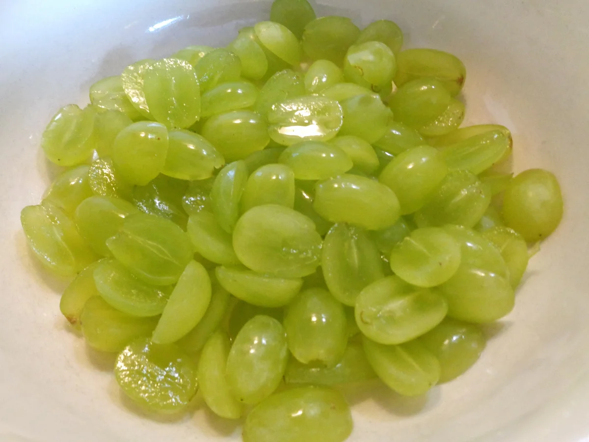 Rezept: Kleine Trauben - Tarte ... auf mediterrane Art ... Bild Nr. 129 Kleine Trauben - Tarte ... auf mediterrane Art ... - Rezept - Bild Nr. 129