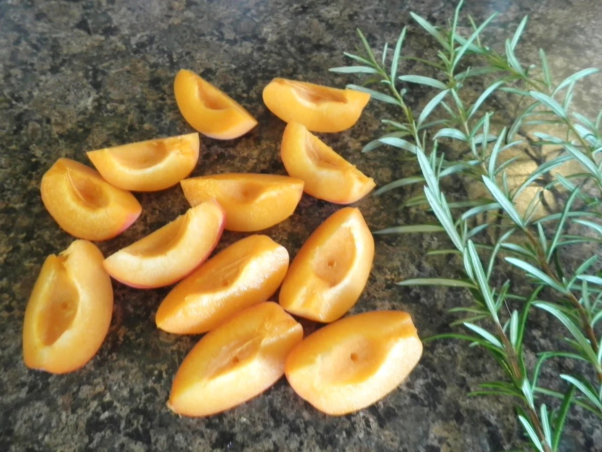 Limetten - Eis mit Olivenöl, Rosmarin - Aprikosen ... und Honig - Gelee - Herzen ... - Rezept - Bild Nr. 143