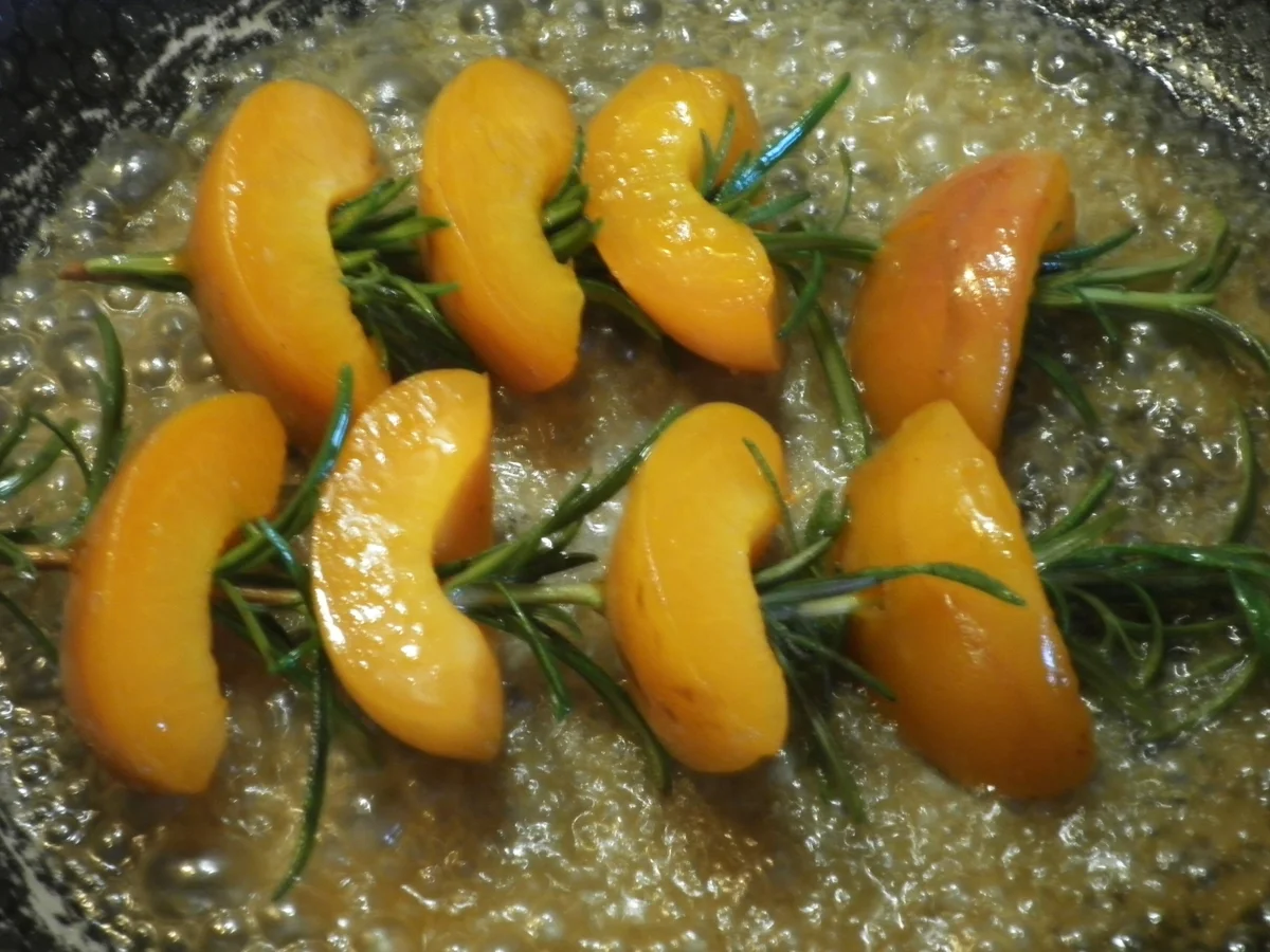 Limetten - Eis mit Olivenöl, Rosmarin - Aprikosen ... und Honig - Gelee - Herzen ... - Rezept - Bild Nr. 146