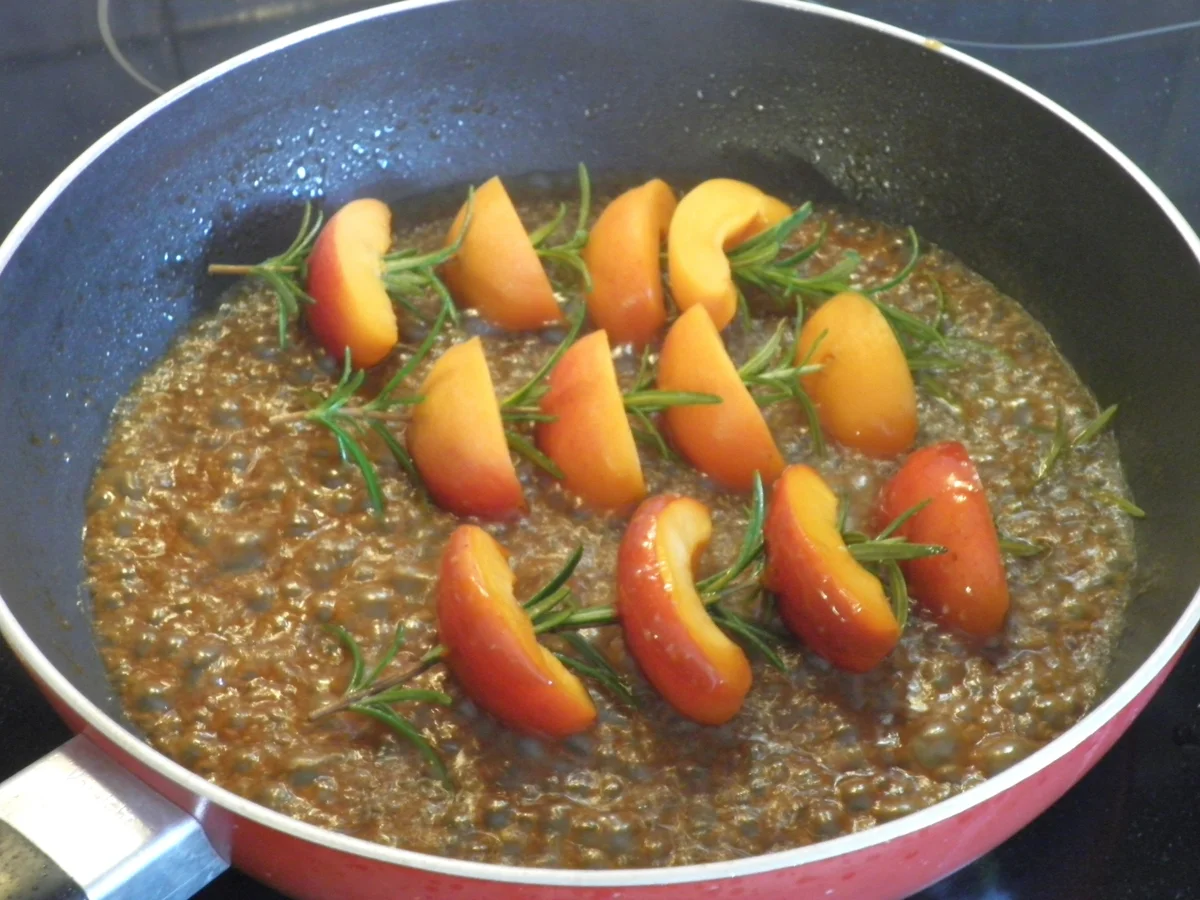 Limetten - Eis mit Olivenöl, Rosmarin - Aprikosen ... und Honig - Gelee - Herzen ... - Rezept - Bild Nr. 147