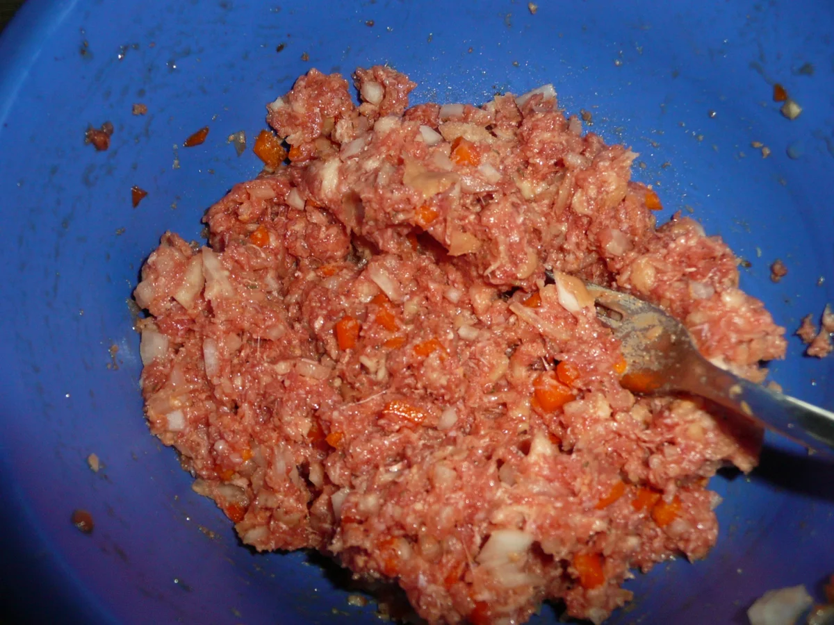 Frikadellen mit Spiegelei zu Speckbohnen + Kartoffelpüree. - Rezept - Bild Nr. 135