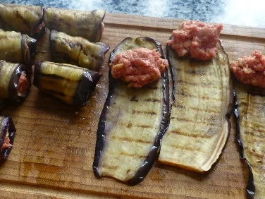Involtini von der Aubergine in Zimt-Tomaten-Sauce - Rezept - Bild Nr. 131