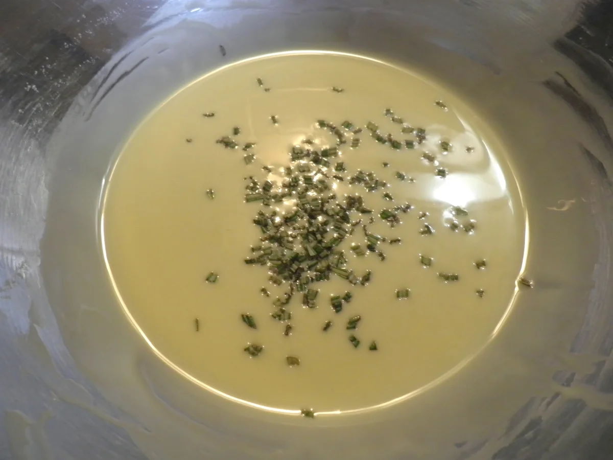 Rosmarin - Parfait ...  auf einer mediterranen weißen Schokoladen - Sauce ... - Rezept - Bild Nr. 148