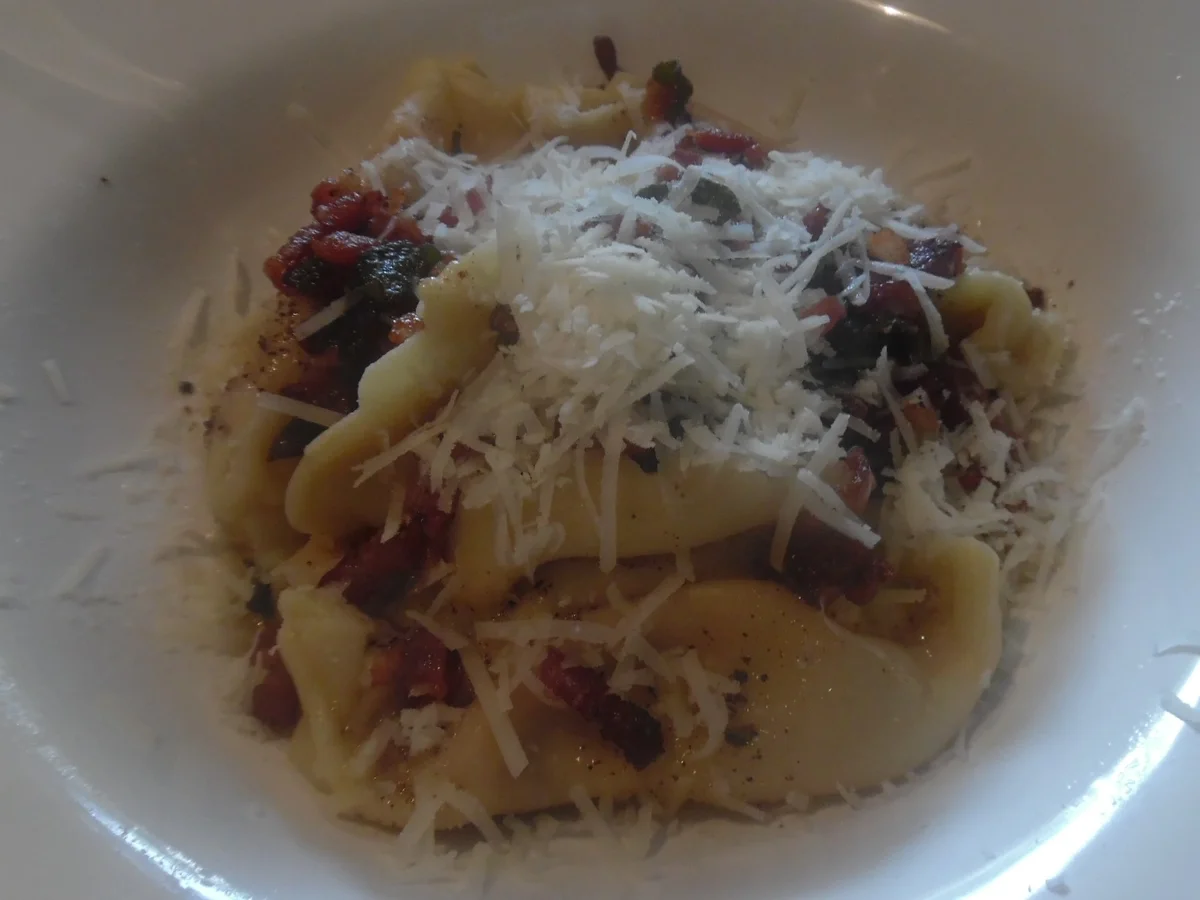 Rezept: Casonelli in Speck-Salbei-Butter Bild Nr. 151 Casonelli in Speck-Salbei-Butter - Rezept - Bild Nr. 151