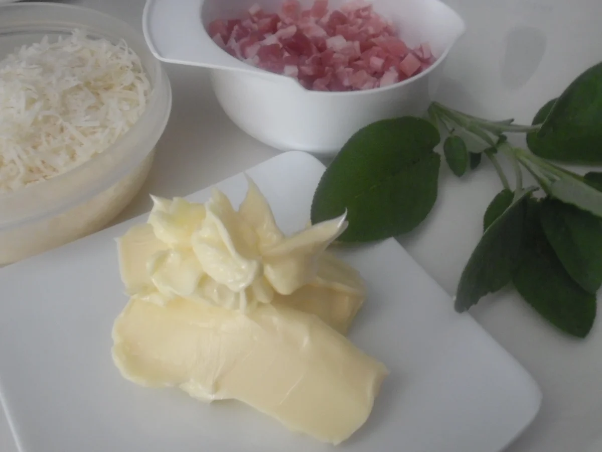 Rezept: Casonelli in Speck-Salbei-Butter Bild Nr. 153 Casonelli in Speck-Salbei-Butter - Rezept - Bild Nr. 153