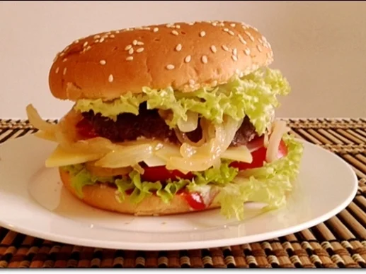 Saftiger Tiroler Adler Burger mit Ei im Patty - Rezept - Bild Nr. 145