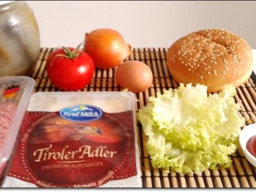 Saftiger Tiroler Adler Burger mit Ei im Patty - Rezept - Bild Nr. 147