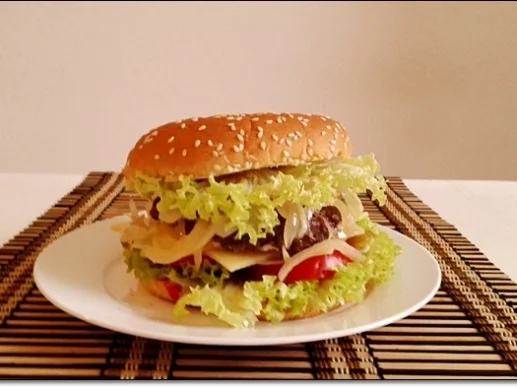 Saftiger Tiroler Adler Burger mit Ei im Patty - Rezept - Bild Nr. 166