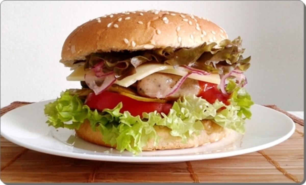 Bilder für Mega Burger mit Bratwurstschnecke und… - Rezept