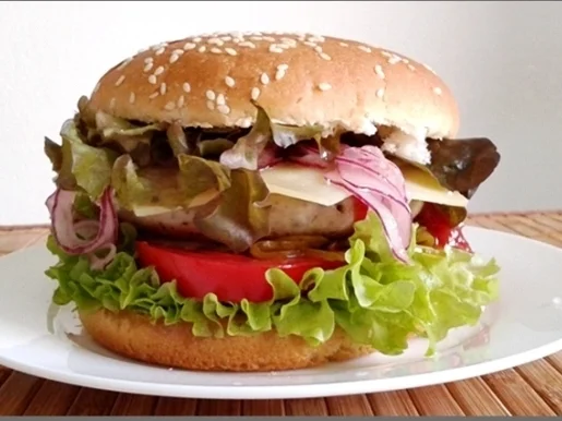 Rezept: Mega Burger mit Bratwurstschnecke und… Bild Nr. 146 Mega Burger mit Bratwurstschnecke und… - Rezept - Bild Nr. 146