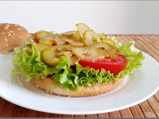 Rezept: Mega Burger mit Bratwurstschnecke und… Bild Nr. 157 Mega Burger mit Bratwurstschnecke und… - Rezept - Bild Nr. 157