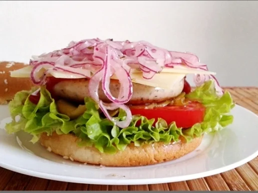 Rezept: Mega Burger mit Bratwurstschnecke und… Bild Nr. 163 Mega Burger mit Bratwurstschnecke und… - Rezept - Bild Nr. 163