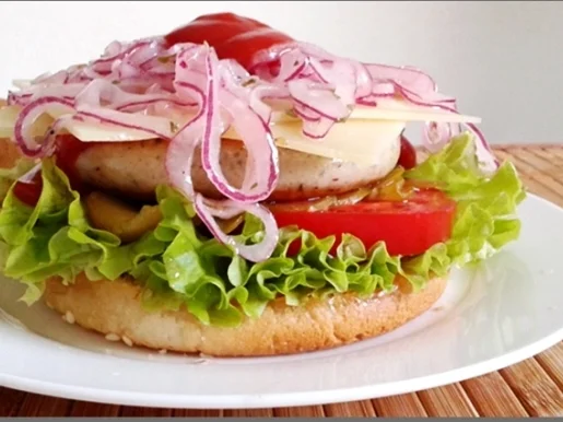 Rezept: Mega Burger mit Bratwurstschnecke und… Bild Nr. 164 Mega Burger mit Bratwurstschnecke und… - Rezept - Bild Nr. 164