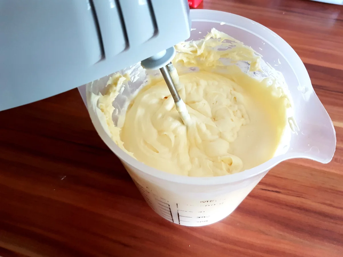 Mazu12-Hefe Streuseltaler mit einer Paradiescreme - Rezept - Bild Nr. 159