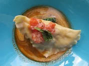 Ravioli von Hummer und Lachs an Zitronengras-Kerbel-Velouté - Rezept