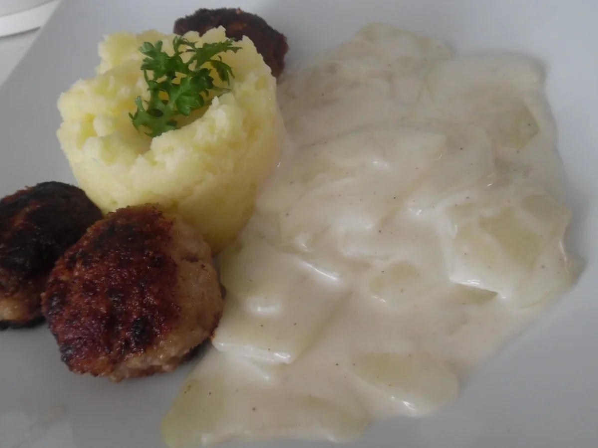 "Blitz-Bouletten" mit Rahm-Kohlrabi - Rezept