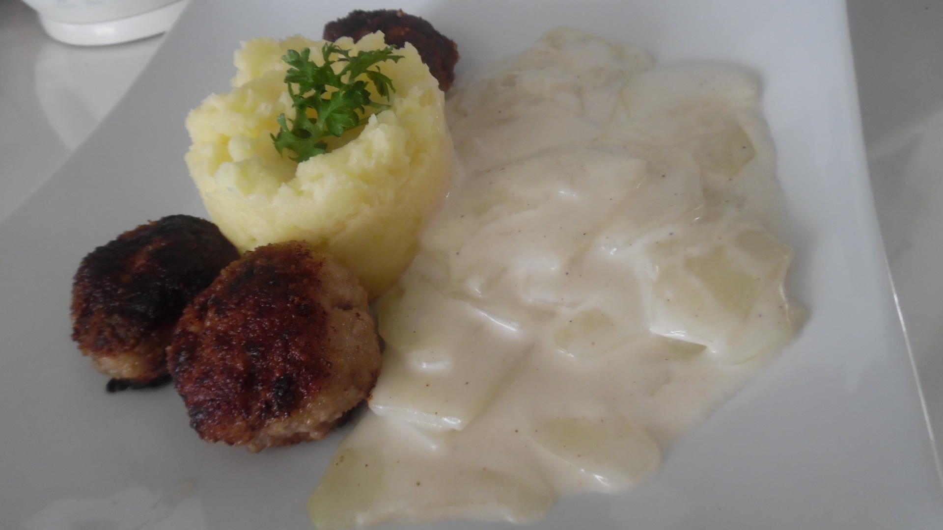 Blitz-Bouletten mit Rahm-Kohlrabi - Rezept Von Einsendungen barbara62