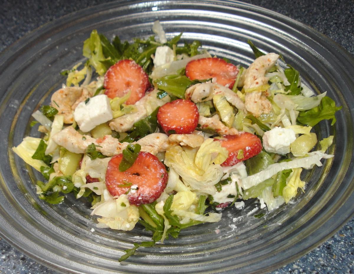 Salat mit Erdbeeren, Hähnchenstreifen und Feta - Rezept - Bild Nr. 170