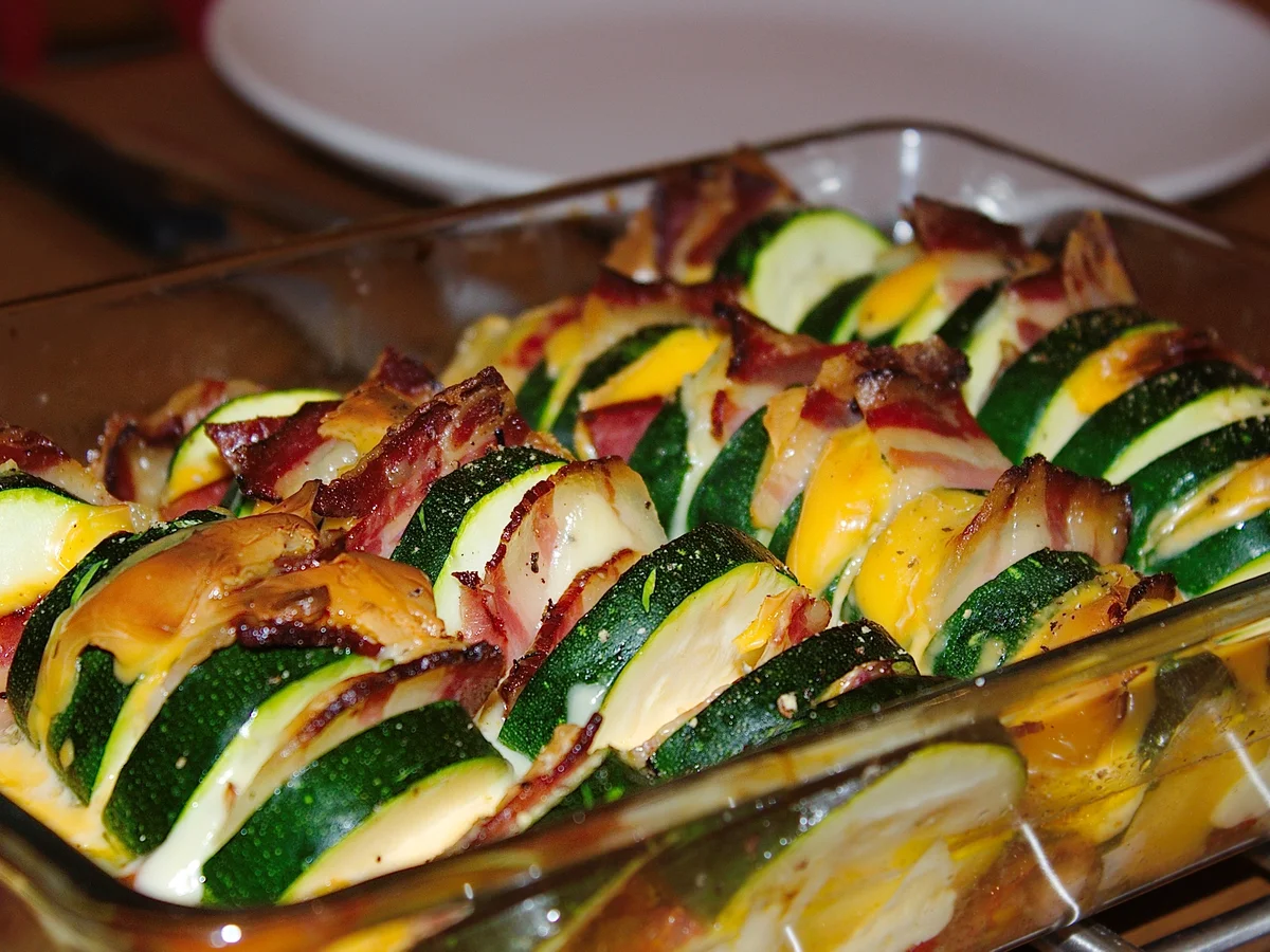 Zucchini- Fächer auf Schmortomaten - Rezept - Bild Nr. 2