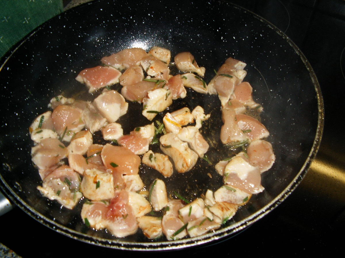 Nudel-Tomaten-Hähnchen-Pfanne - Rezept - kochbar.de