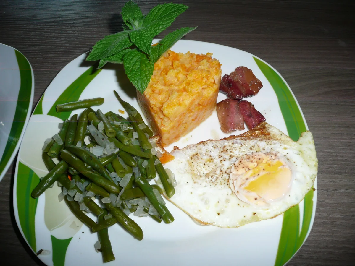 Karotten - Kartoffelstampf an Buschbohnen + Spiegelei. - Rezept - Bild Nr. 265
