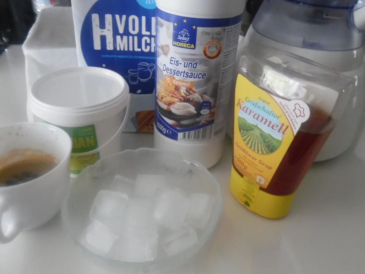 Rezept: Frappuccino "Caramel" Bild Nr. 203 Frappuccino "Caramel" - Rezept - Bild Nr. 203